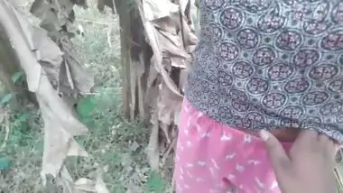 Sri lanka RISKY OUTDOOR Jungle Sex with hot girl