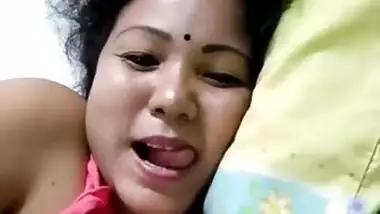 Bengali slut on webcam 1