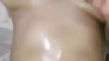 Indian sexy bhabi oily fucking