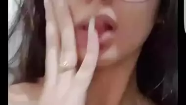 Pakistani girl boobs show in snapchat live