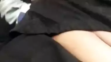 Pakistani girl pussy rubbing in car