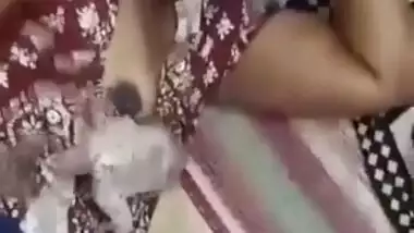 Desi Bahabhi Shows Boobs