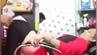 Desi couple romance in Beauty parlour