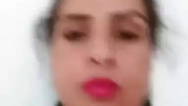 Indian sexy aunty masturbating and moaning