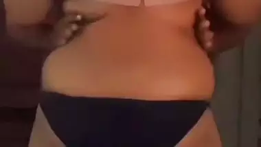 Man bangs a Tamilian BBW in Tamil sex video
