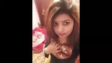 Desi beautiful girl fingering pussy