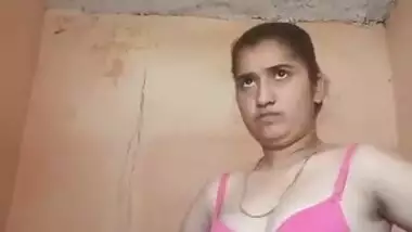 Desi sexy bhabhi open her dress