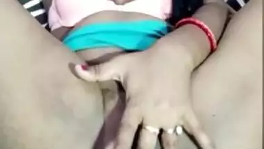 Horny Desi Bhabhi Masterbet On Cam