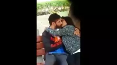 Indian pair outdoor desi mms sex scandal leaked online