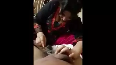 Hot pakistani aunty shaving young lover 8217 s penis indian sex video
