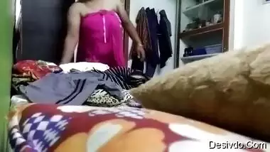 Desi mom chenging n saree wearing record by Secretly