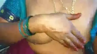 tamil aunty telugu aunty kannada aunty malayalam aunty Kerala aunty hindi bhabhi horny desi north ndian south indian horny vanitha wearing saree villa