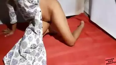 Indian desi Aishwarya bhabhi's thirsty pussy