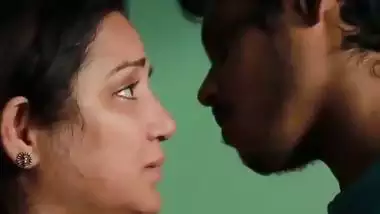 Guy enjoys desi aunty sex with his horny aunt