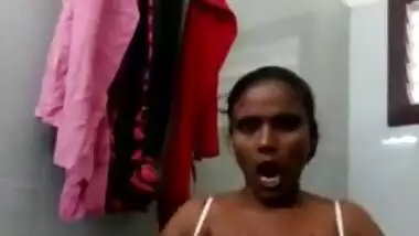 Telugu Aunty Showing her Boobs and Pussy To lover