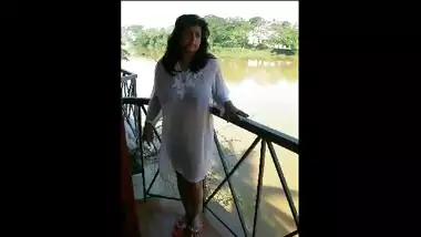 Indian & Srilankan Aunty see through