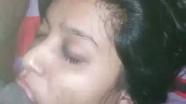 College girl blowjob in viral Srilankan sex