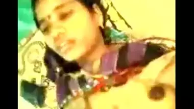 Desi village bhabhi exposed her juicy boobs on demand