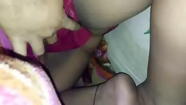 desi sister seeliping pussy touch