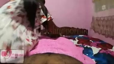 SPA GIRL BLOWJOB AND CUMSHOT