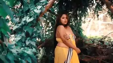 Indian Hot Model Parna Big Boobs Part 3
