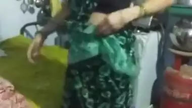 Good looking bhabhi dress change hindisexyvideo