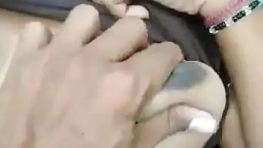 Finger Fucking Hairy Pussy Of Desi College Chick In Park