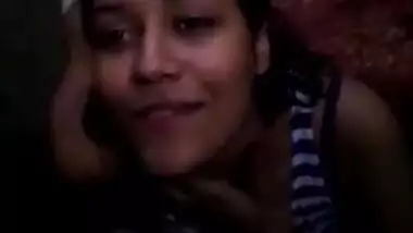 Young college girlâ€™s Desi cum facial act on cam