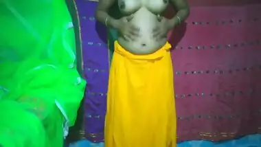 Indian Sex And Butifull And Hot Sexy Video Watch This Video With Desi Aunty And Desi Bhabhi