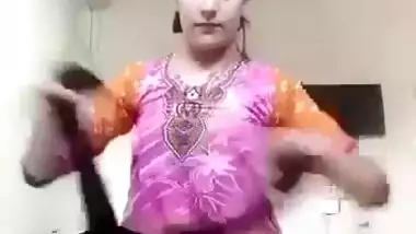 Pashto Girl Showing Boobs Viral MMS Streaming