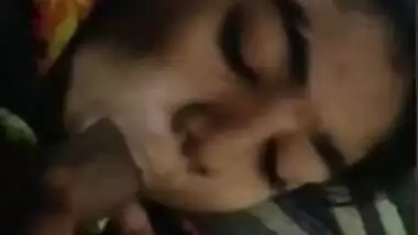 Desi girl sucking cock and saying Light off karo