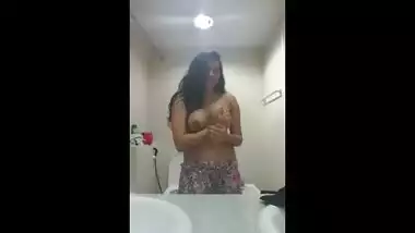 Desi X video mms big boobs teen exposed on request