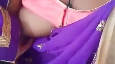 Bhabhi in park with lover, he playing with her boob