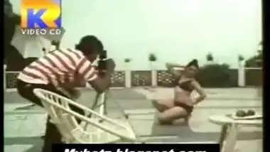 Telugu vamp artist jayalalitha in bikini