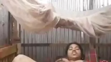 Unsatisfied Bangladeshi Horny Bhabi OneMore Clip