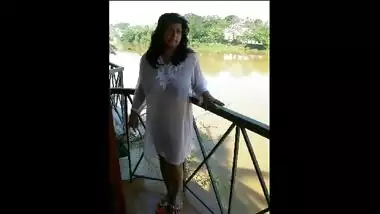 Tamil & Srilankan Aunty see through