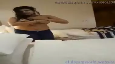 Desi Hot Girl Dancing(et.dreamworld.website)