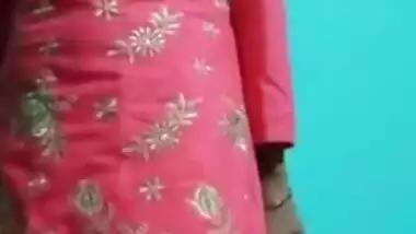 Indian Aunty Showing Her Boobs