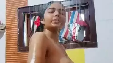 380px x 214px - Big boobs indian babe under shower viral clip indian sex video