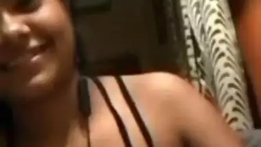 Xxxsexmobei - Cute desi girl showing her boobs on video call indian sex video