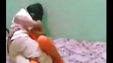 Hidden livecam mms sex scandal of desi bhabhi oozed online!