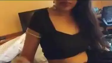 black sari giving blowjob