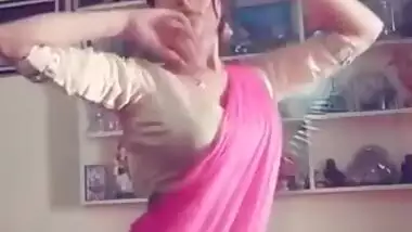 sexy girl ruksana tempting dance