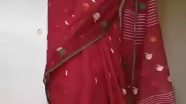 Desi Bhabi Stripping Saree And showing ass