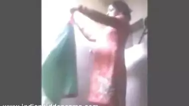 DesiSex24.com - indian bhabhi getting naked taking shower recorded by hiddencam