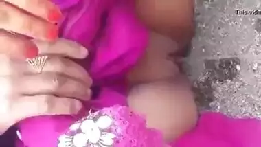 Muslim girl pissing outdoors sex MMS video