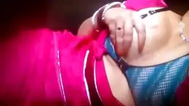 Desi bhabi boob