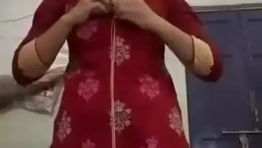 Bangladeshi girl showing her virgin asshole