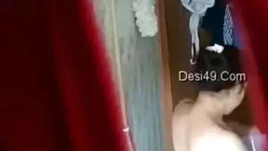 Hidden sex camera turns laundry by Indian woman into a XXX show