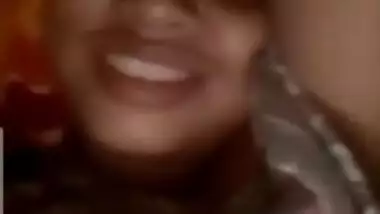 Today Exclusive- Desi Girl Showing Her Pussy On Video Call